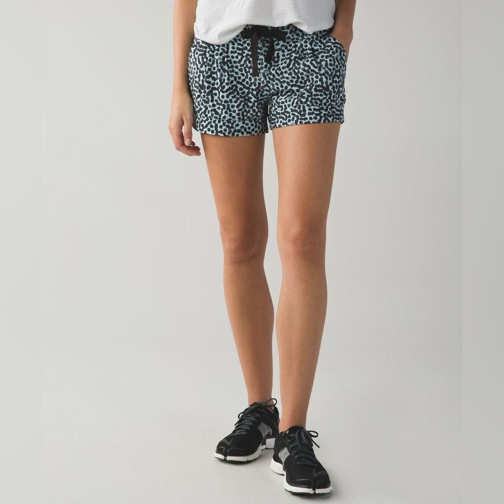 Lululemon Spring Break Away Short *4-way Stretch, Ace Spot Blue Black - 4